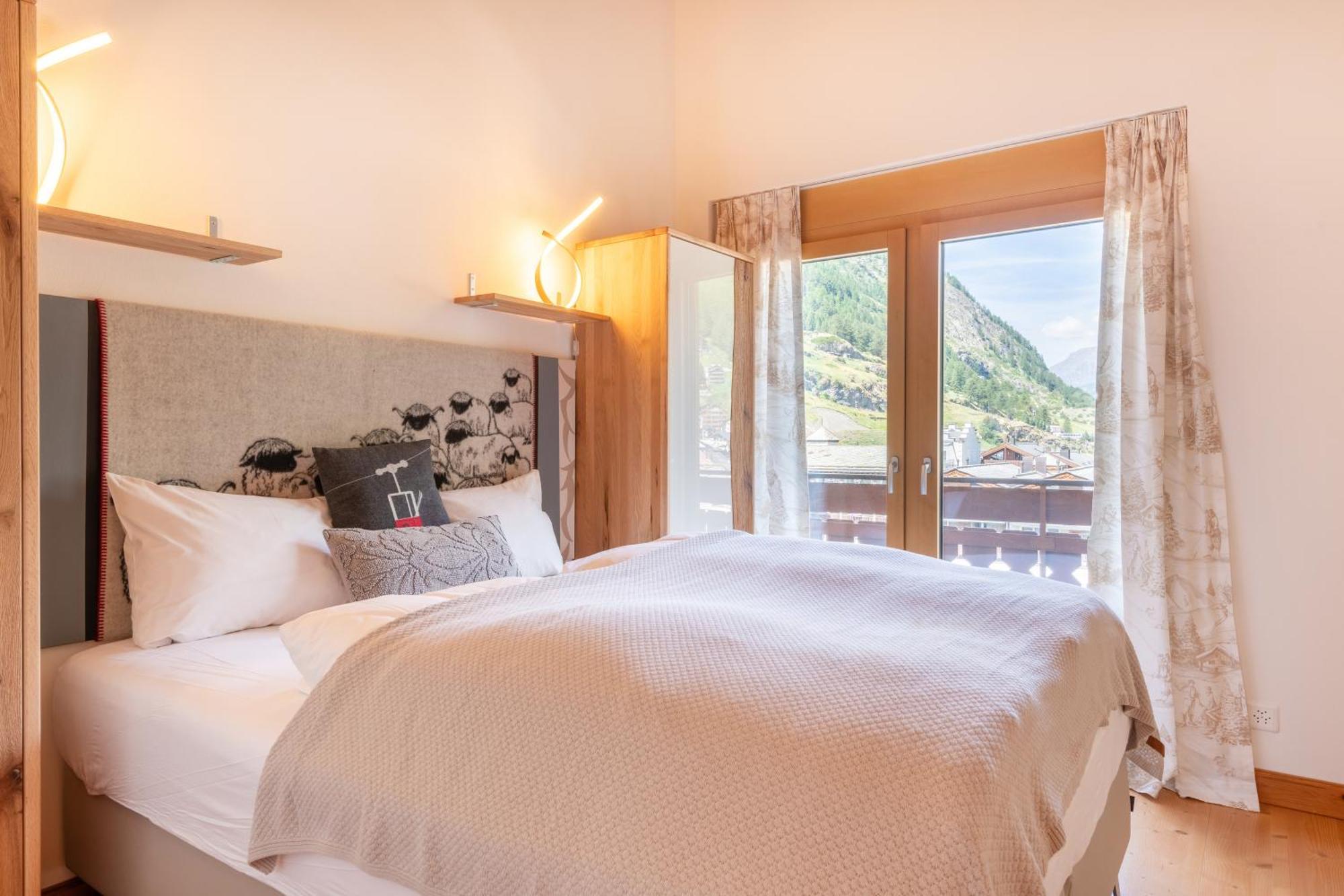 Luxury Chalets & Apartments By Mountain Exposure Zermatt Room photo