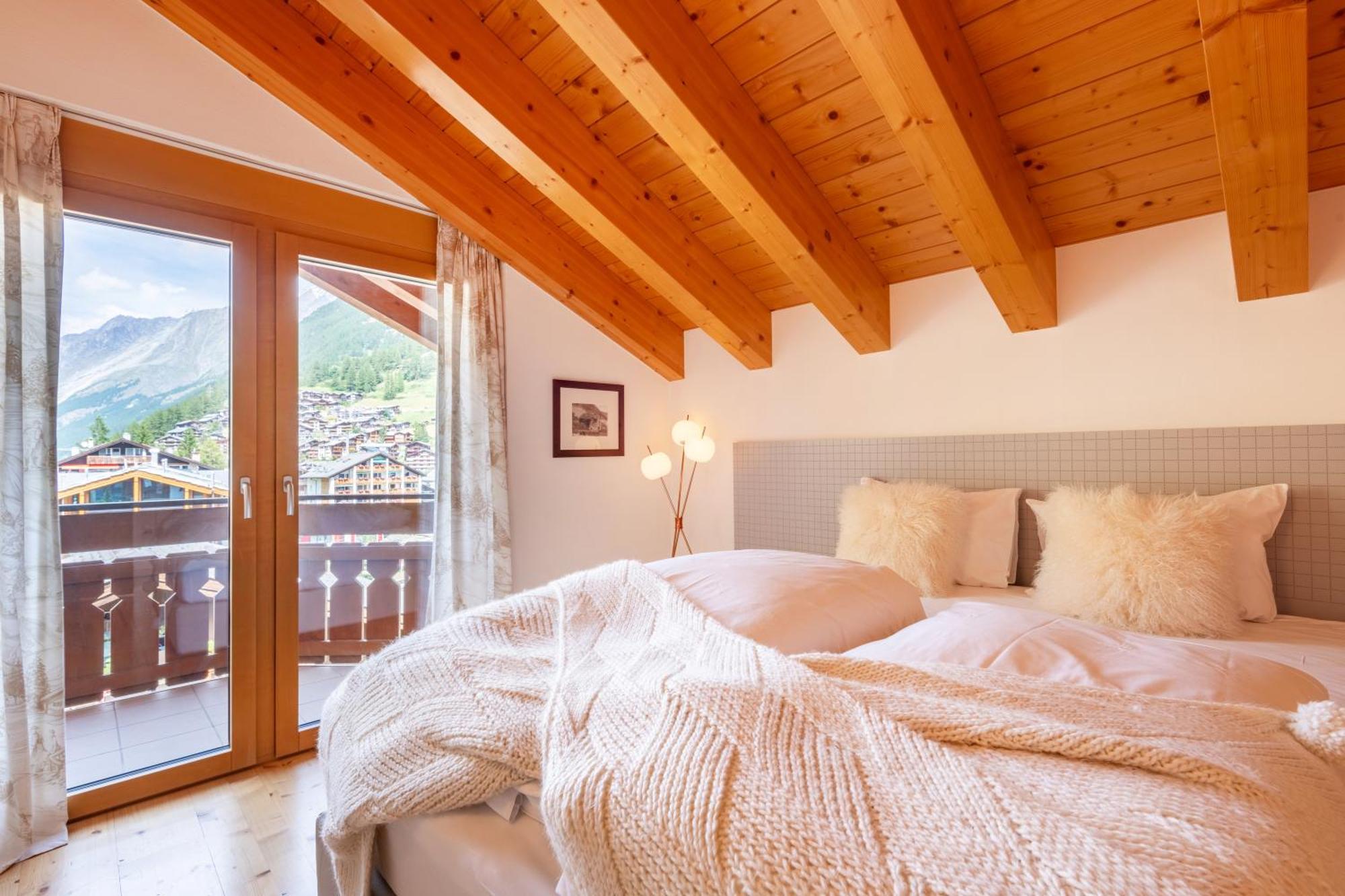 Luxury Chalets & Apartments By Mountain Exposure Zermatt Room photo